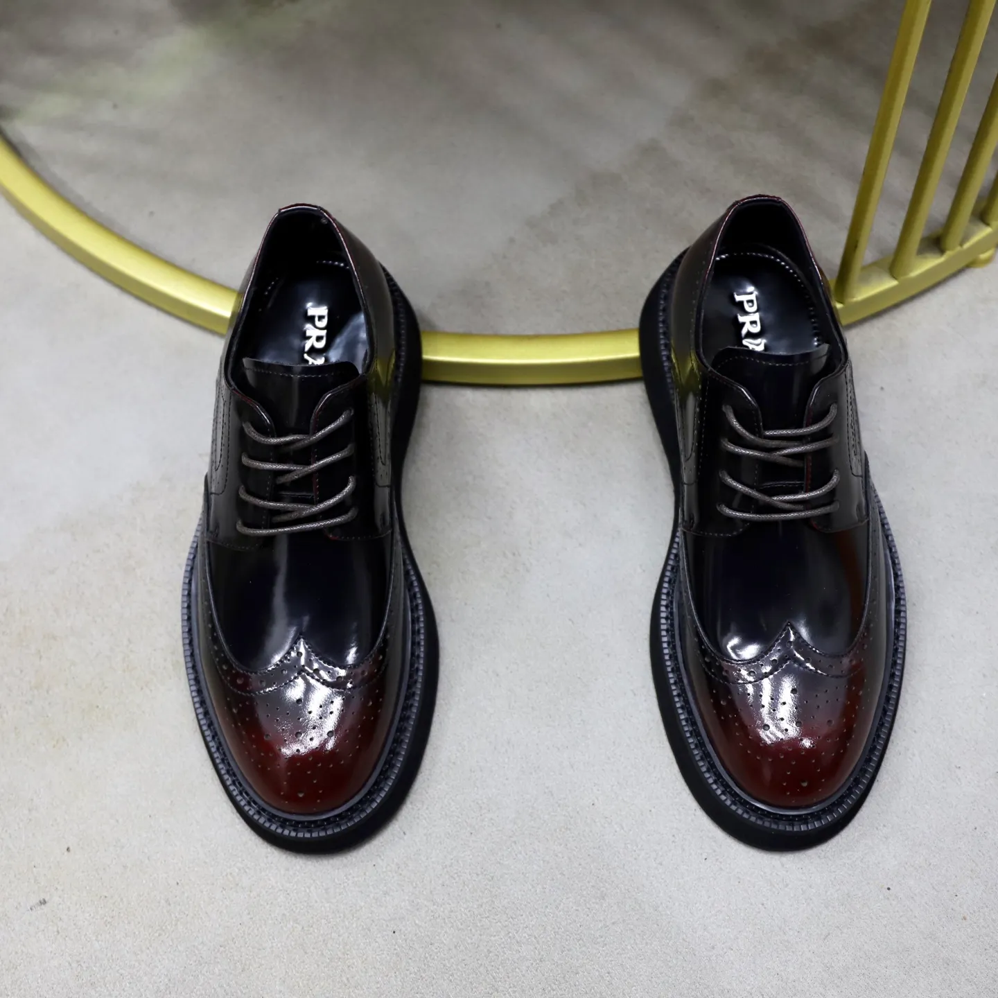 Ex-factory price: 640💰🙅‍♂️🙅‍♂️🙅‍♂️Cowhide Brand: PRADA Standard code: 38-44 (45 customized) Grade: Same as the official website Material: Original high-grade cowhide surface, cowhide lining, non-slip, soft and wear-resistant outsole Style category: Men's fashionable casual boots, distinguished luxury brand elements, top luxury Color: actual picture color